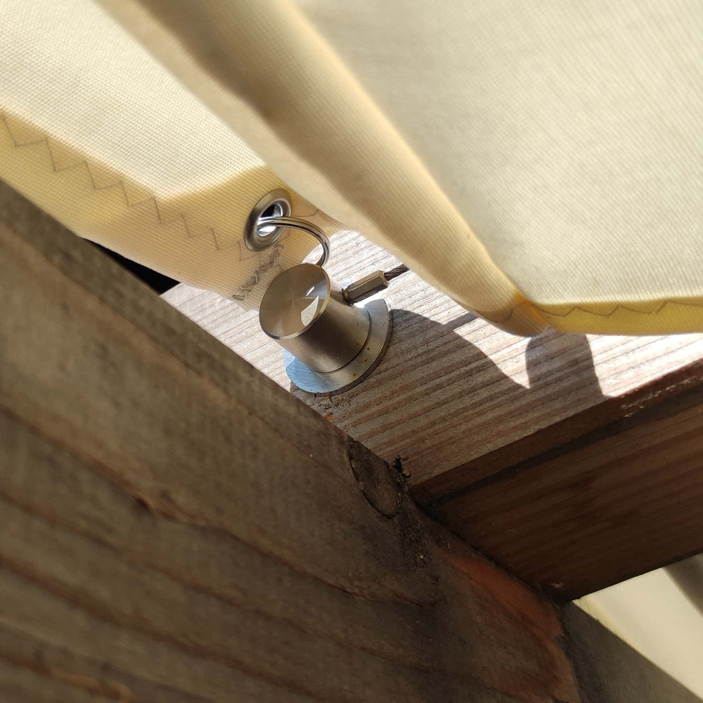 Liebe im Detail der Pergola-Markise mit Seilspannsystem Wolkenbahn von SPANNMAXXL mit gefrästen Vollmaterial-Edelstahl-Zylindern