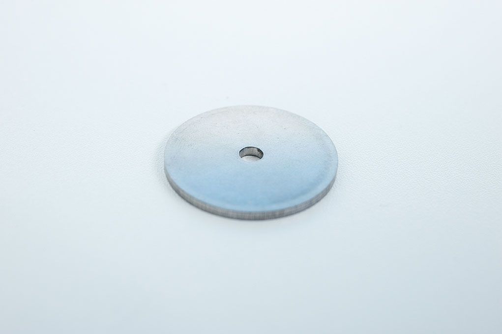 Edelstahl-Fundamentteller im SPANNMAXXL-System für die Edelstahlzylinder als Fundament