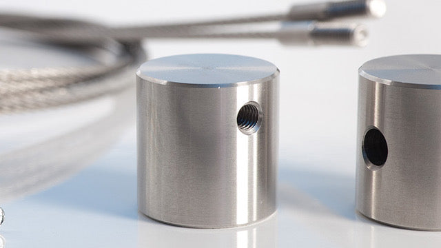 Edelstahlzylinder mit Rechts- und Linksgewinde für passgenau angefertigte Spannseile aus Edelstahl