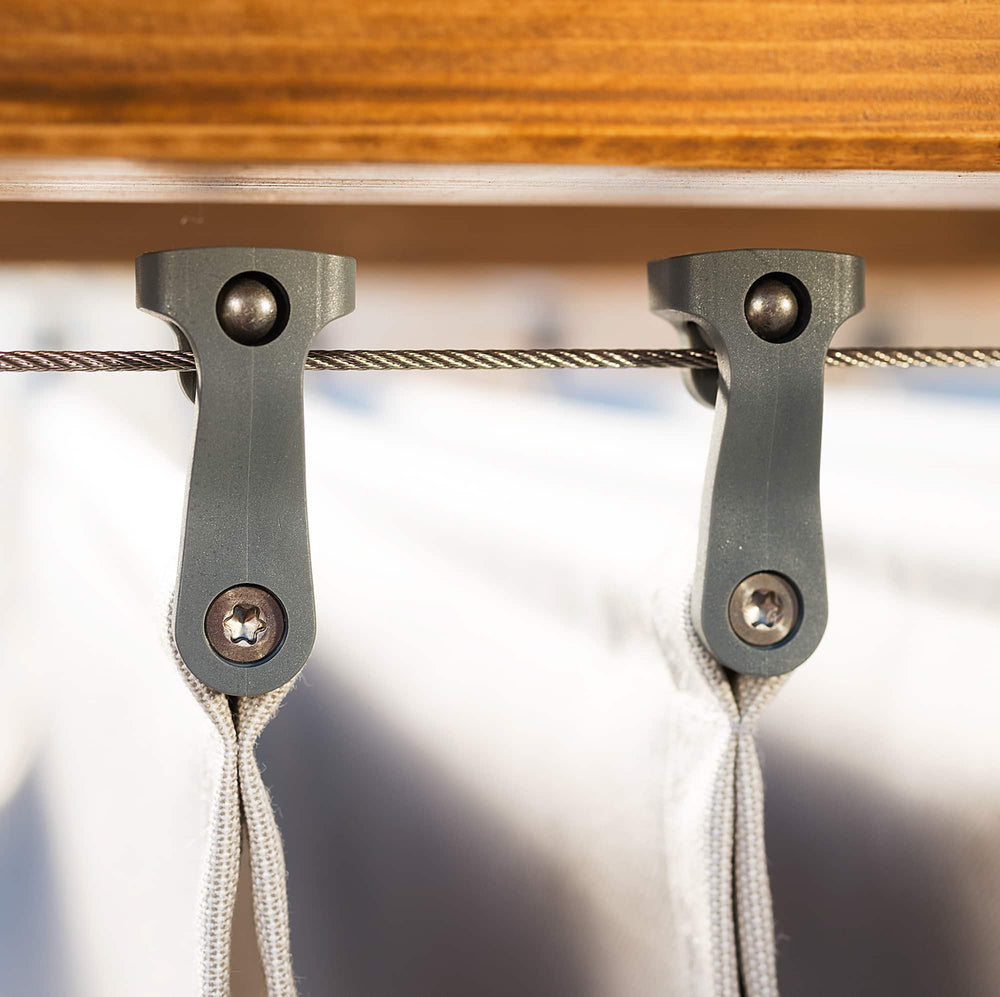 Eine klare und reduzierte Formensprache aller Design-Bauteile der Pergolamarkise PSXL zeigt die Liebe in allen Detail bei SPANNMAXX-Beschattung für Pergola