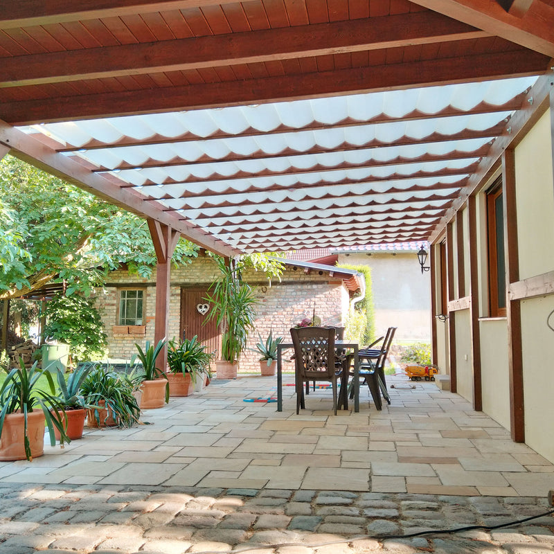 Terrassenbeschattung-Holz-Terrassendach-Spannmaxxl-System zwischen den Sparren