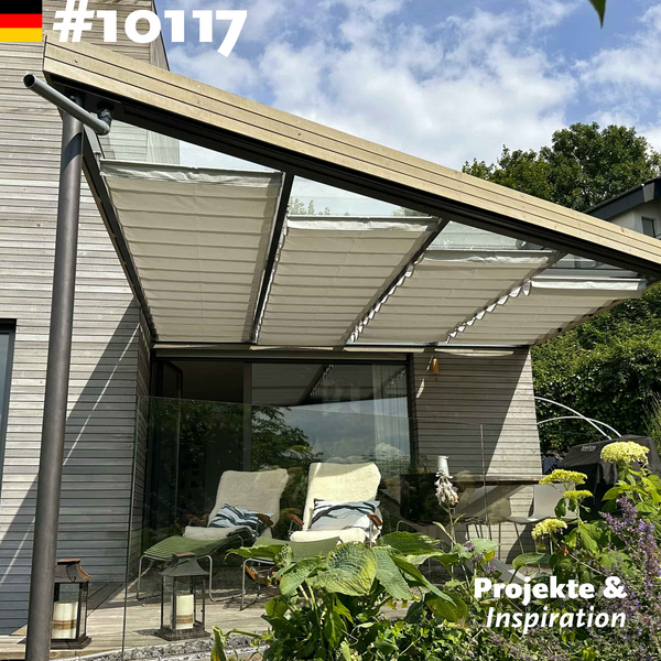Terrassenüberdachung aus Holz mit Seilspannmarkise als Beschattung und Sonnenschutz im Ruhrgebiet mit schöner Aussicht.