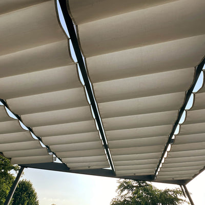 Terrassendach mit Spannmaxxl-Wolkenbahn als Seilspannmarkise und Beschattung aus hochwertigem Acryl-Textil