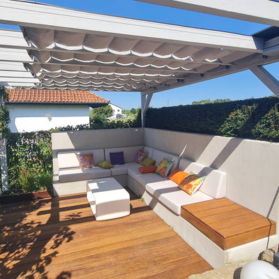 Seilspannmarkisen-Beschattung für Terrassenüberdachung/Pergola zwischen den Sparren auf Maß mit SPANNMAXXL-Wolkenbahnen